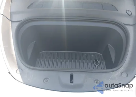 2022 Tesla Model Y Long Range Dual Motor All-Wheel Drive z USA, uszkodzony, nr VIN 7SAYGDEE2NF385597